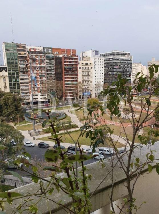 Hermoso Departamento Antiguo de 5 Ambientes Reciclado a Nuevo. Imperdible! 3