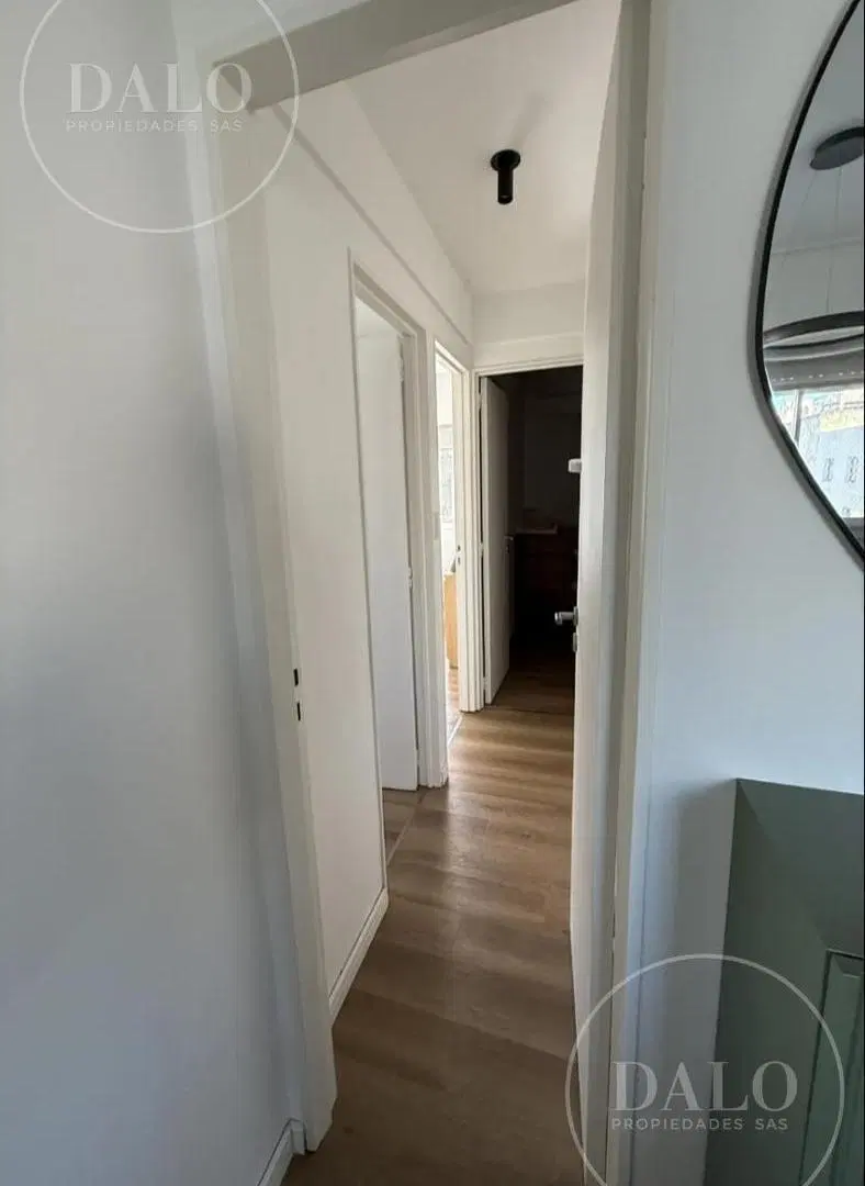 Departamento 4 ambientescon con Balcon Corrido y Vistas abiertas en Recoleta Reciclado a Nuevo 3