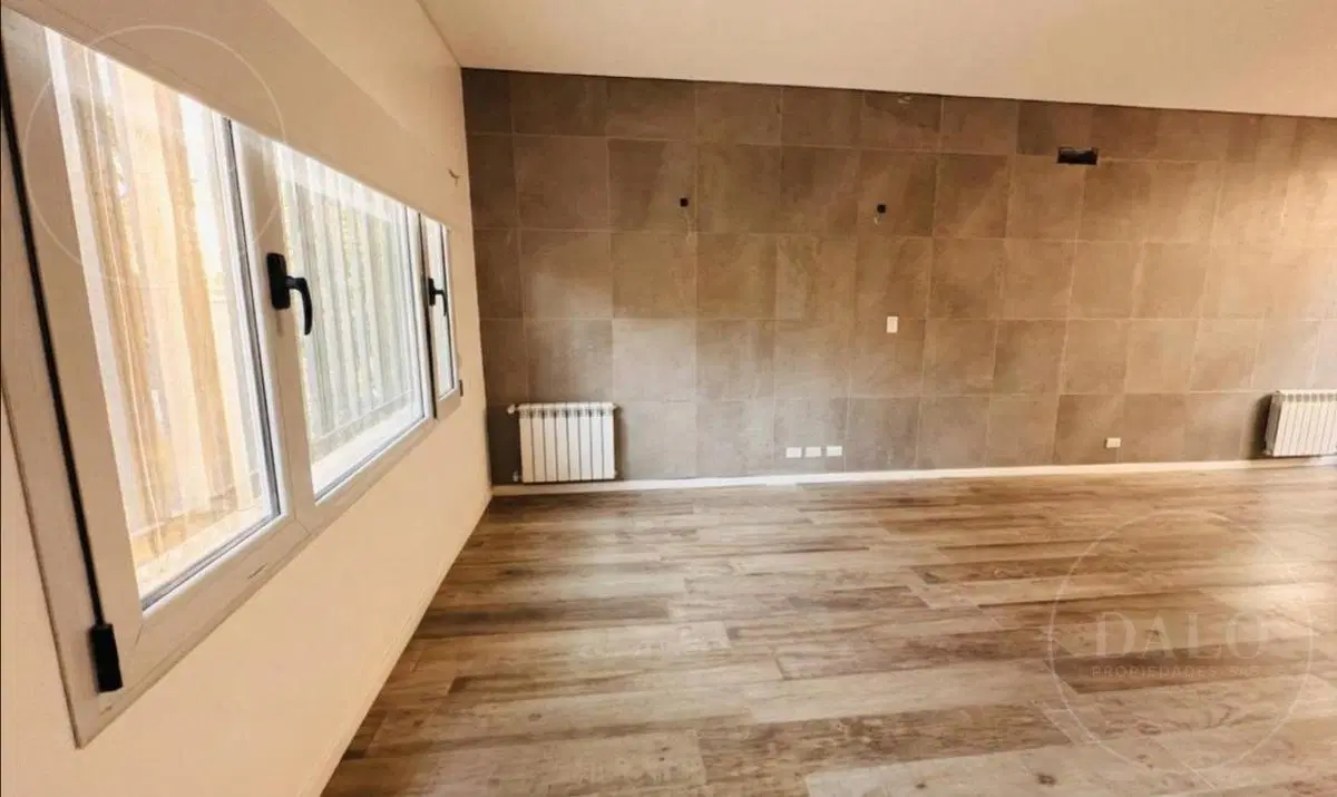 Casa en venta a Estrenar 4 ambientes(Terraza, Cochera) en Florida 5