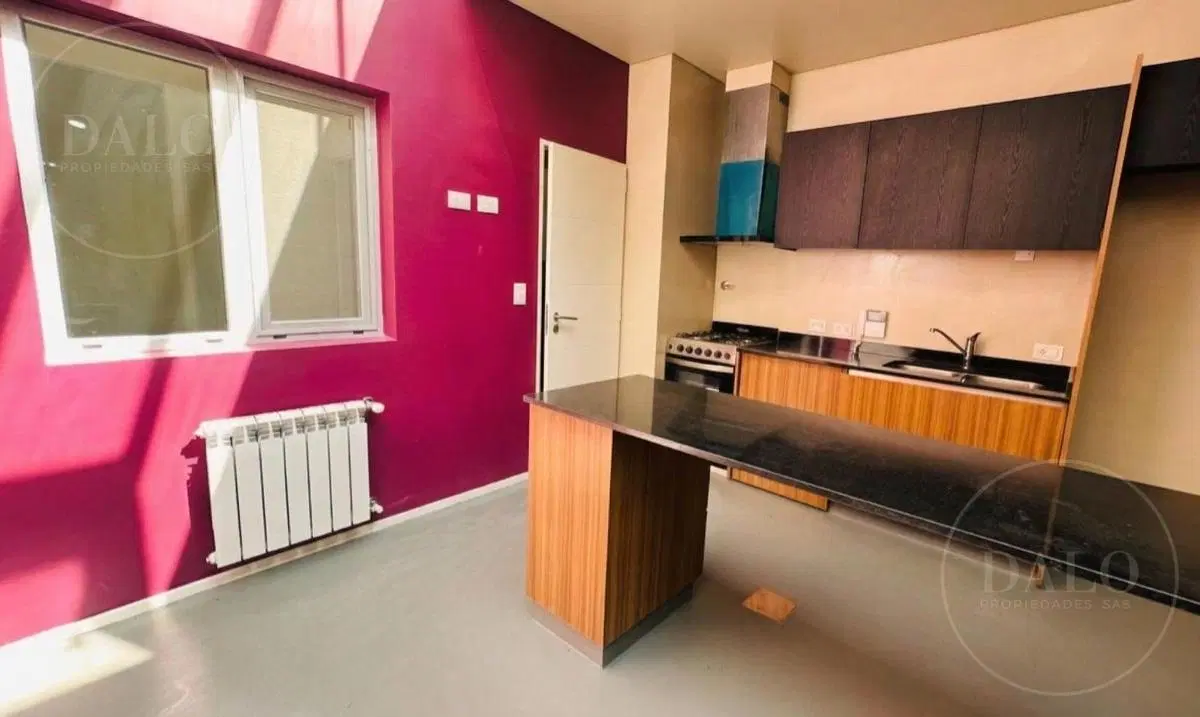 Casa en venta a Estrenar 4 ambientes(Terraza, Cochera) en Florida 8