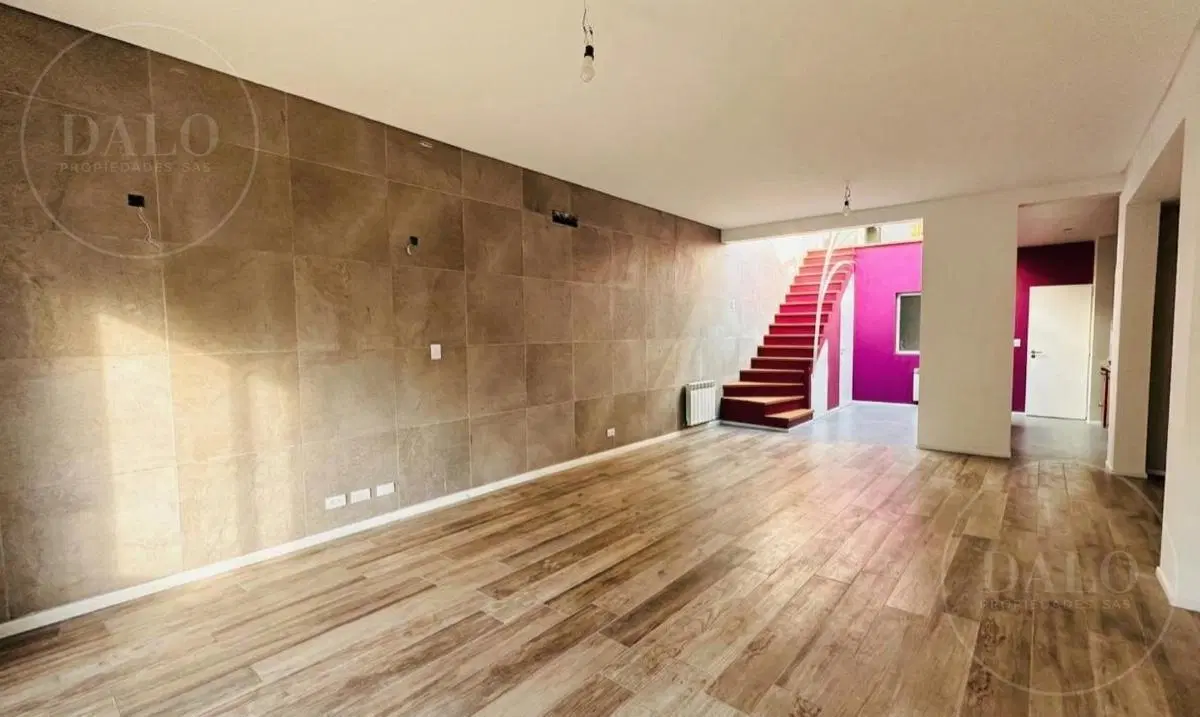 Casa en venta a Estrenar 4 ambientes(Terraza, Cochera) en Florida 2