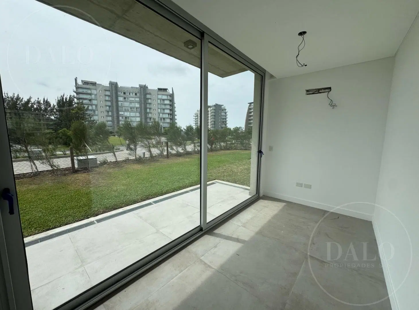 Departamento 3 Ambientes en Venta, Planta baja con Jardin y Pileta propia en Yoo5, Nordelta 4