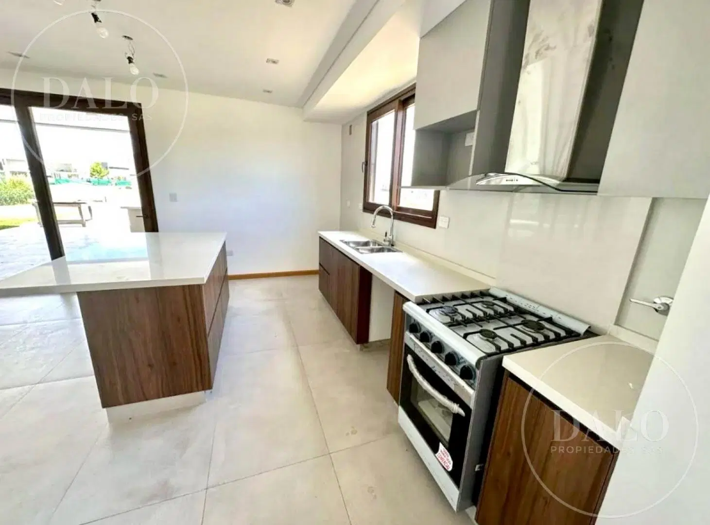 Excelente casa en Barrio Terralagos, Canning. 2