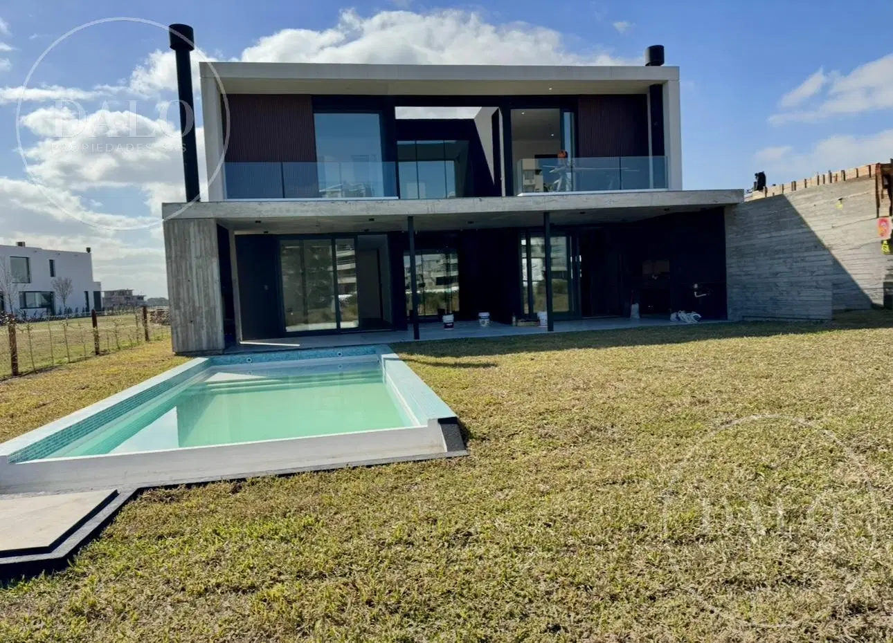 Casa en Venta 5 Ambientes de 300 metros en Barrio Los Puentes, Nordelta 3