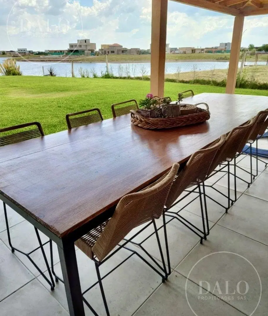 Casa en Venta 4 Ambientes al Lago con Muelle en Barrio San Sebastian, Escobar 2