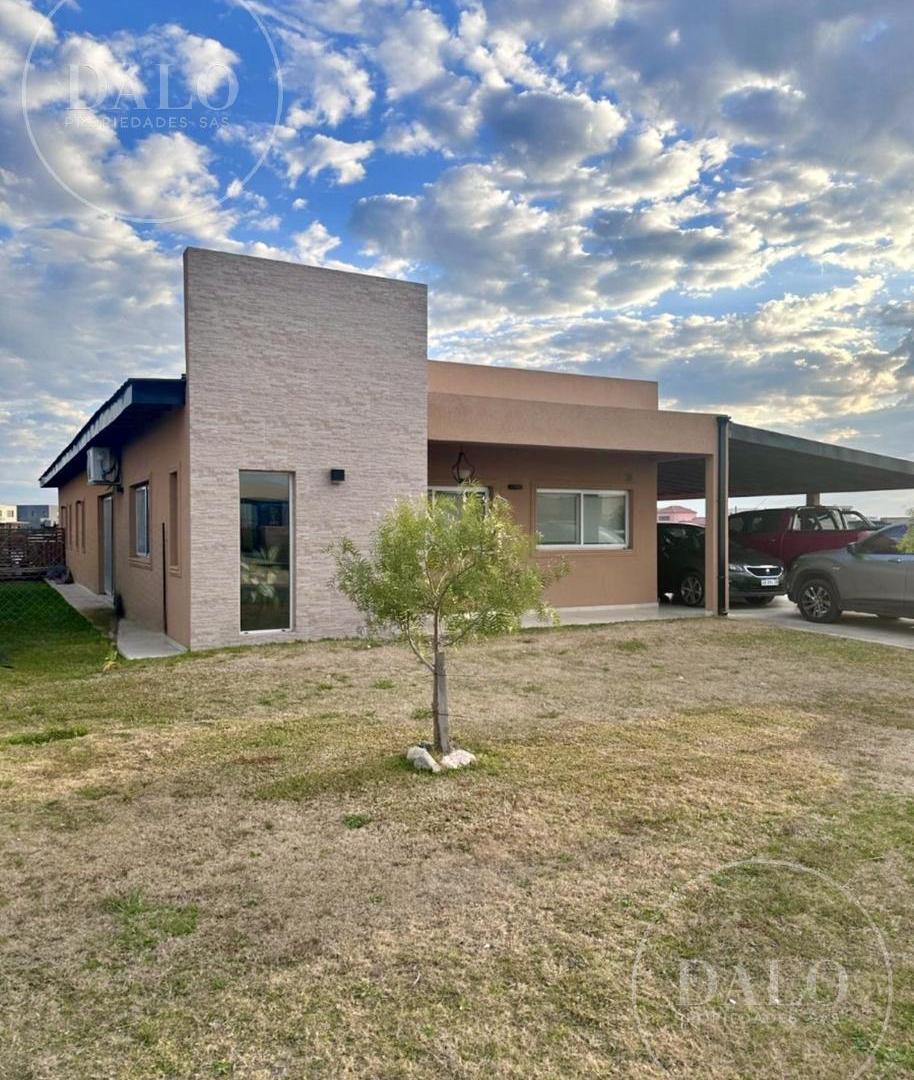 Casa en Venta 4 Ambientes al Lago con Muelle en Barrio San Sebastian, Escobar