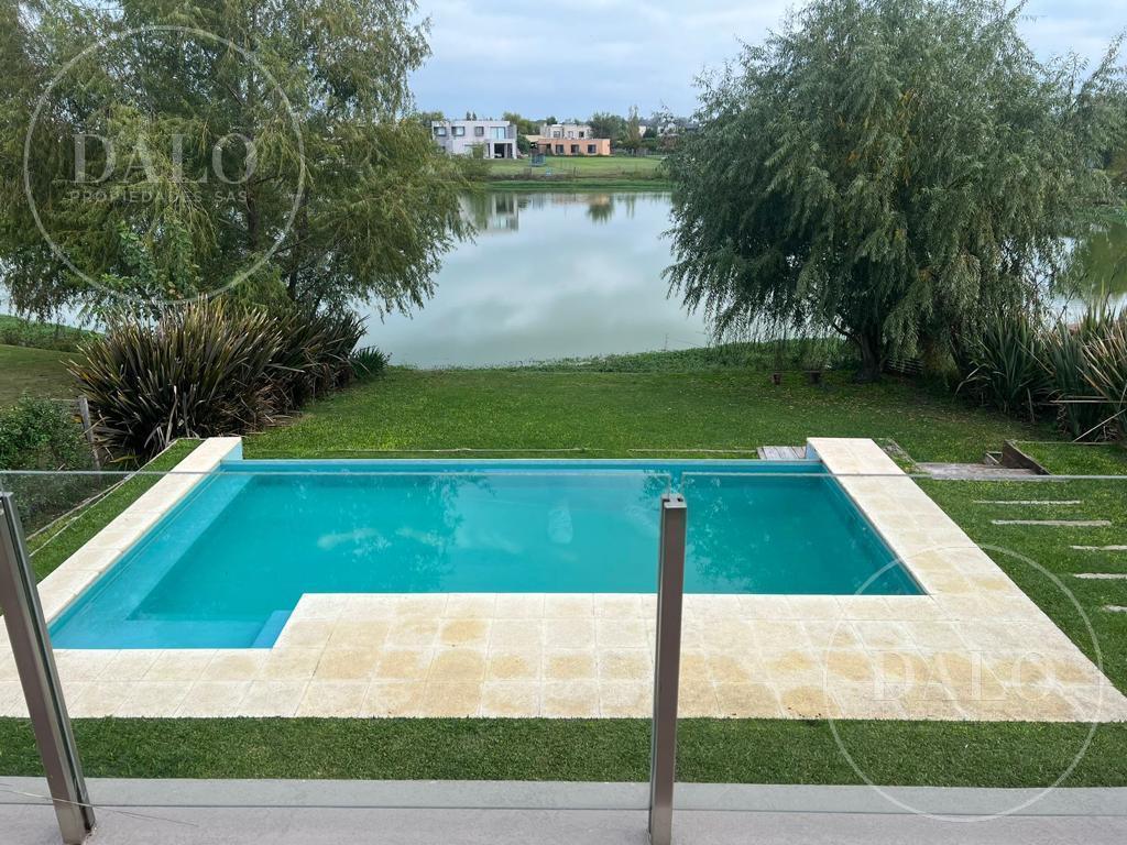 Casa 8 ambientes en Venta en El Canton