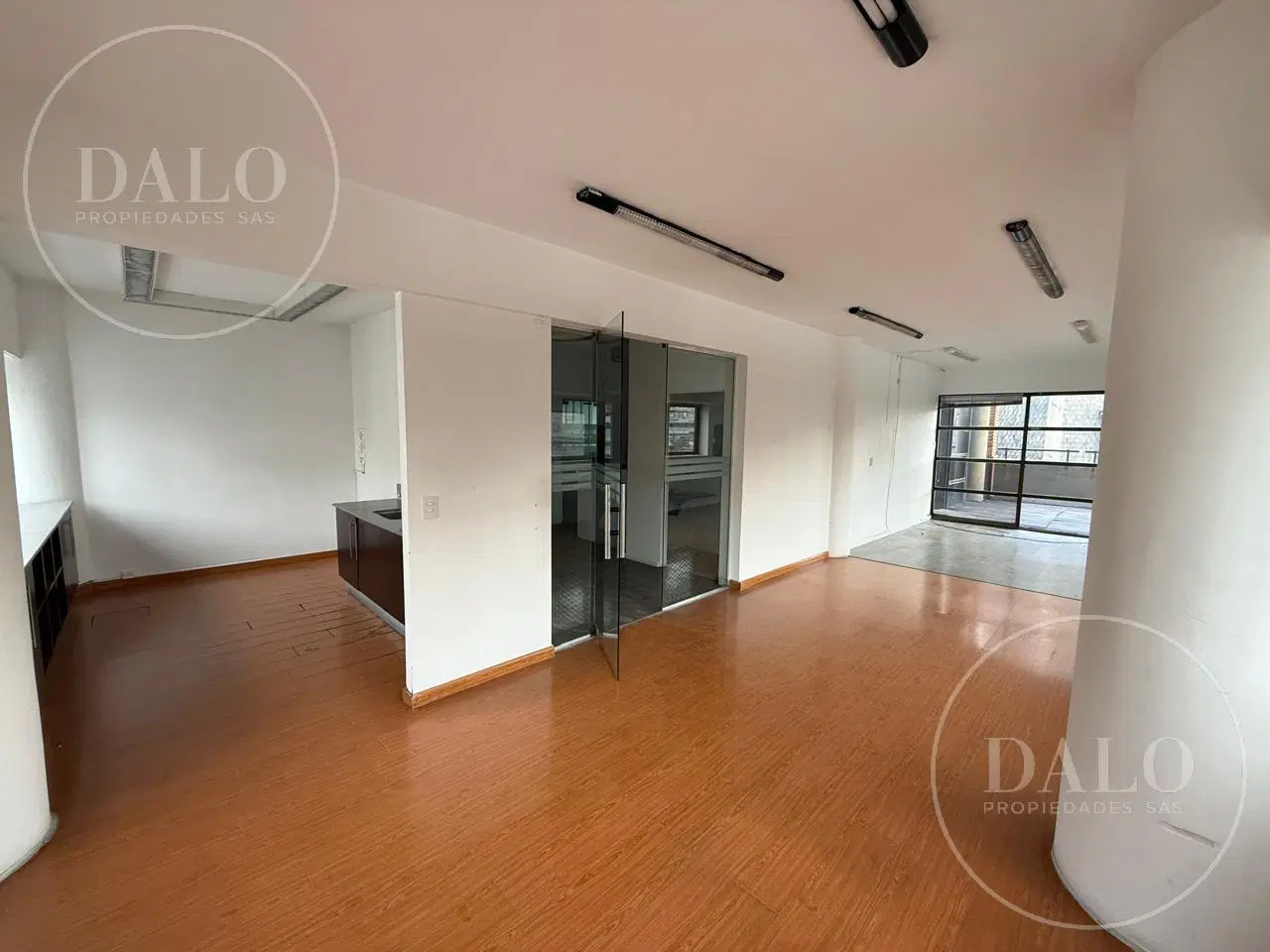 Oficina piso completo en alquiler Microcentro 5