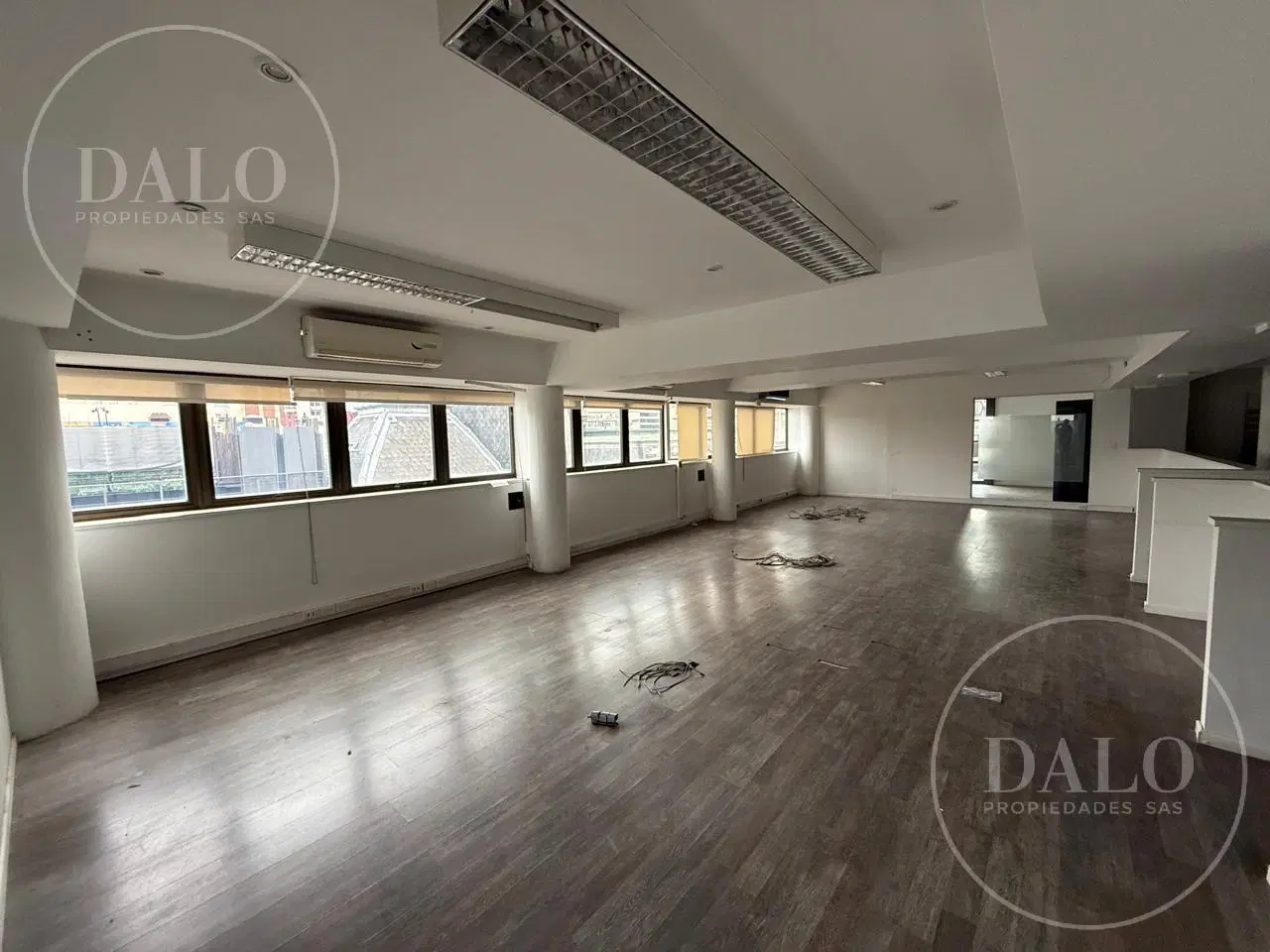 Oficina piso completo en alquiler Microcentro 2