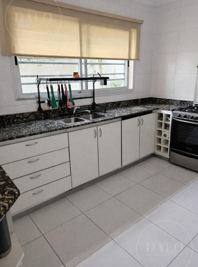 Foto de APTA CREDITO Casa en VENTA Y/O ALQUILER en Quilmes, imagen 4
