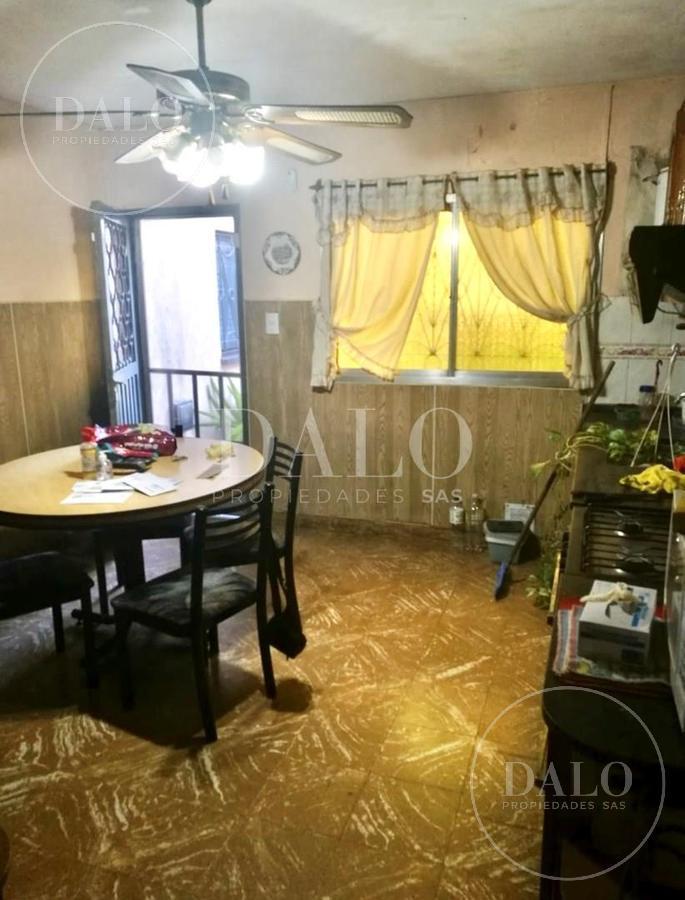 Foto de Casa Chalet en Venta en Temperley, Lomas de Zamora, G.B.A. Zona Sur, imagen 1