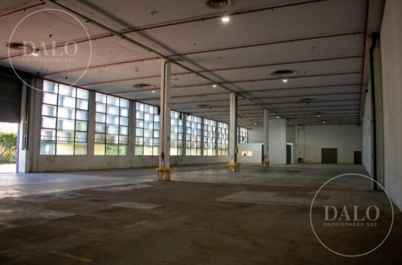 Foto de Amplio Deposito con Oficinas en Parque Industrial Newton, imagen 5