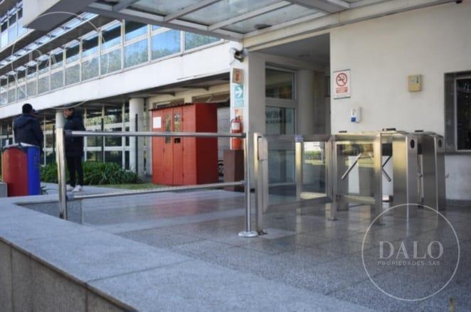 Foto de Amplio Deposito con Oficinas en Parque Industrial Newton, imagen 1