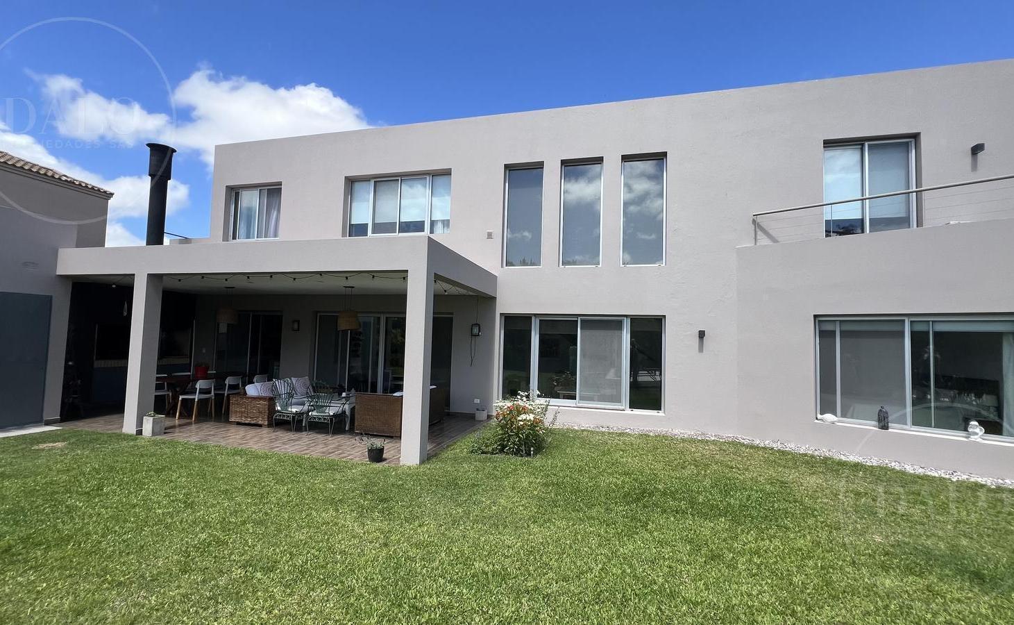 Foto de Casa al lago en Venta Barrio El Encuentro / Tigre cercano a Nordelta, imagen 3