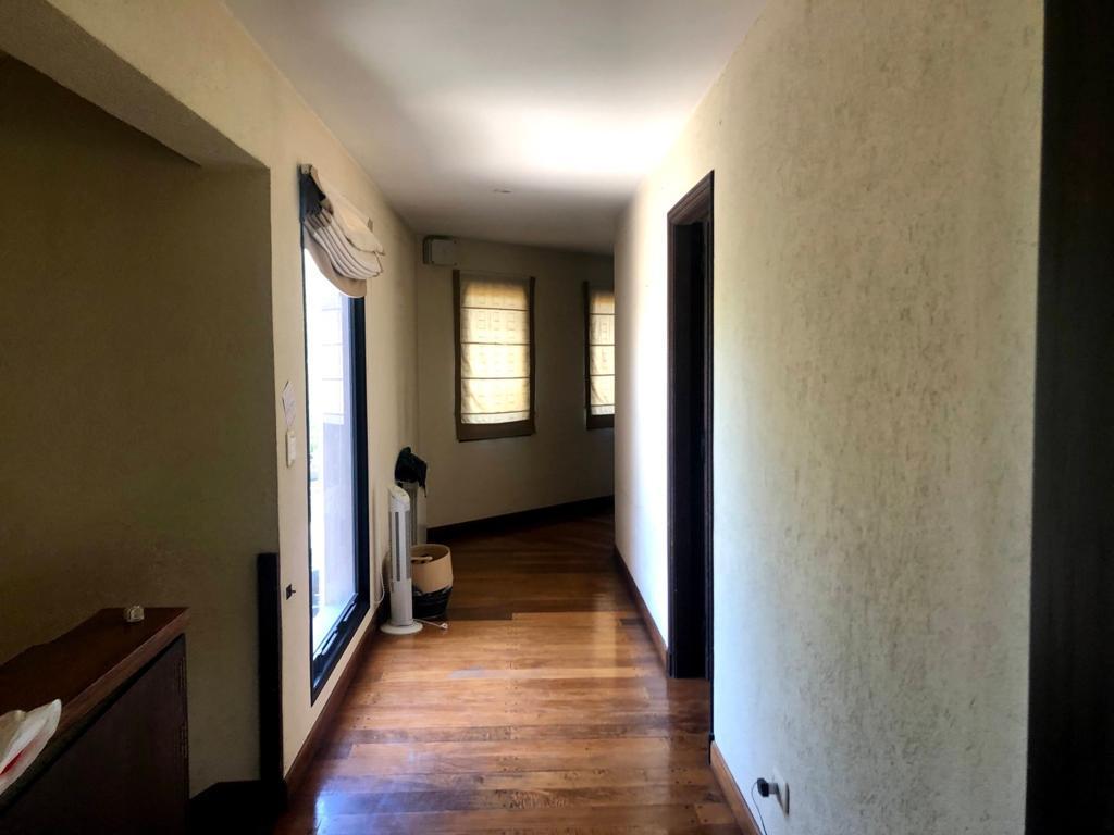Cl/inmobiliaria en Barrio Dalvian Imponente Casa de 360 m² Cubiertos 4