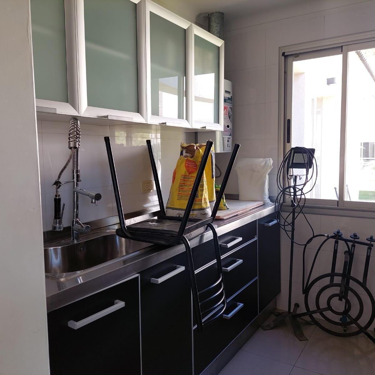 Cl/vende Casa en Barrio Dalvian de 650 m² Cubiertos Entre Casa y Quincho. 1