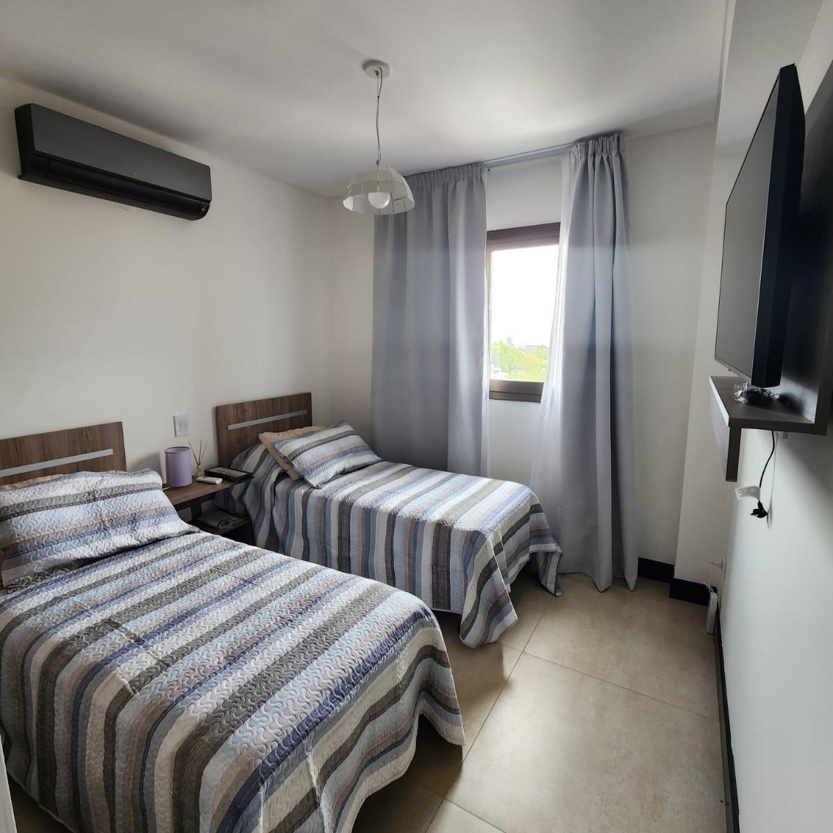 Cl/inmobiliaria Vende Luminoso Departamento en Torre de Marqués 2