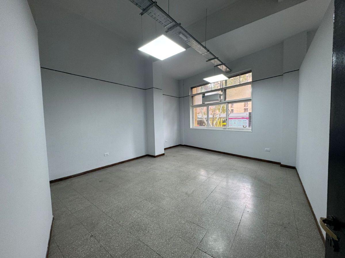 Foto de CLL/INMOBILIARIA ALQUILA OFICINA CON CUATRO DESACOS EN GALERIA BAMAC, imagen 5