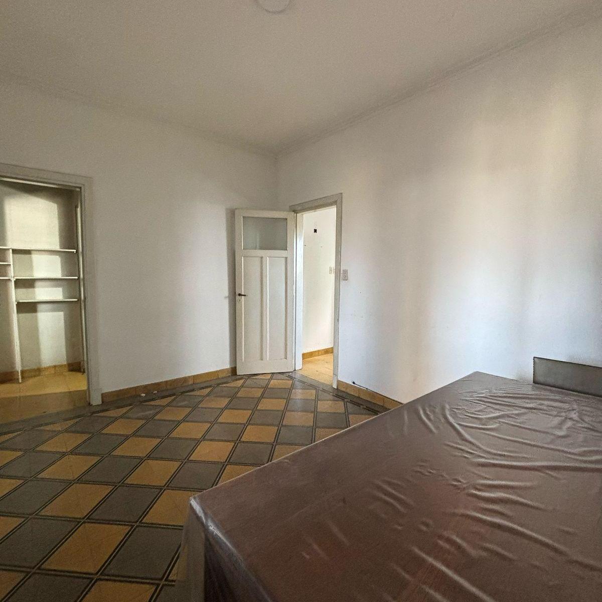 Venta Departamento 3 Amb a Reciclar Zona San José 2