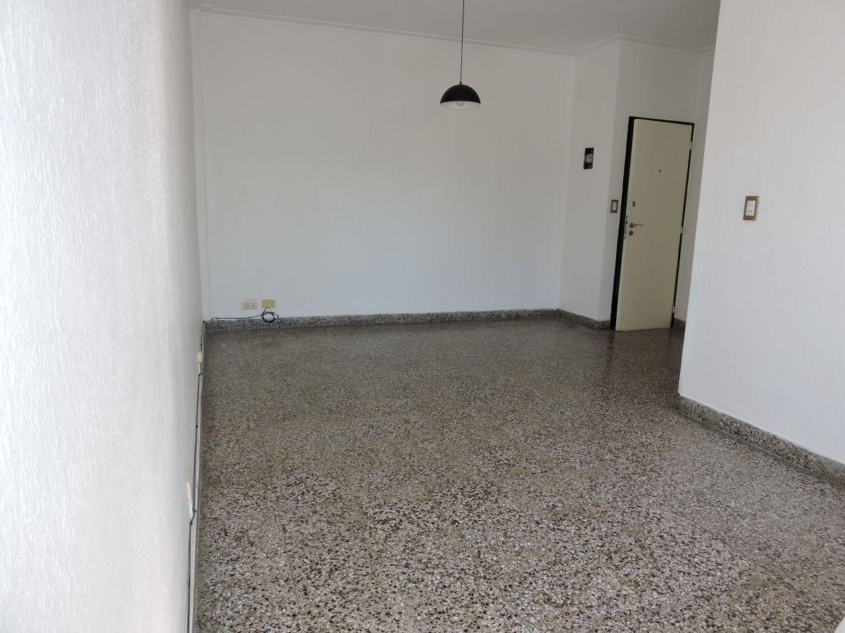 Foto de Departamento 2 ambientes en Alquiler zona Aldrey, imagen 3