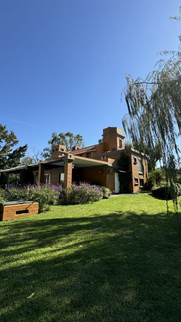 Casa 5 ambientes. | Alma fuerte al 2400