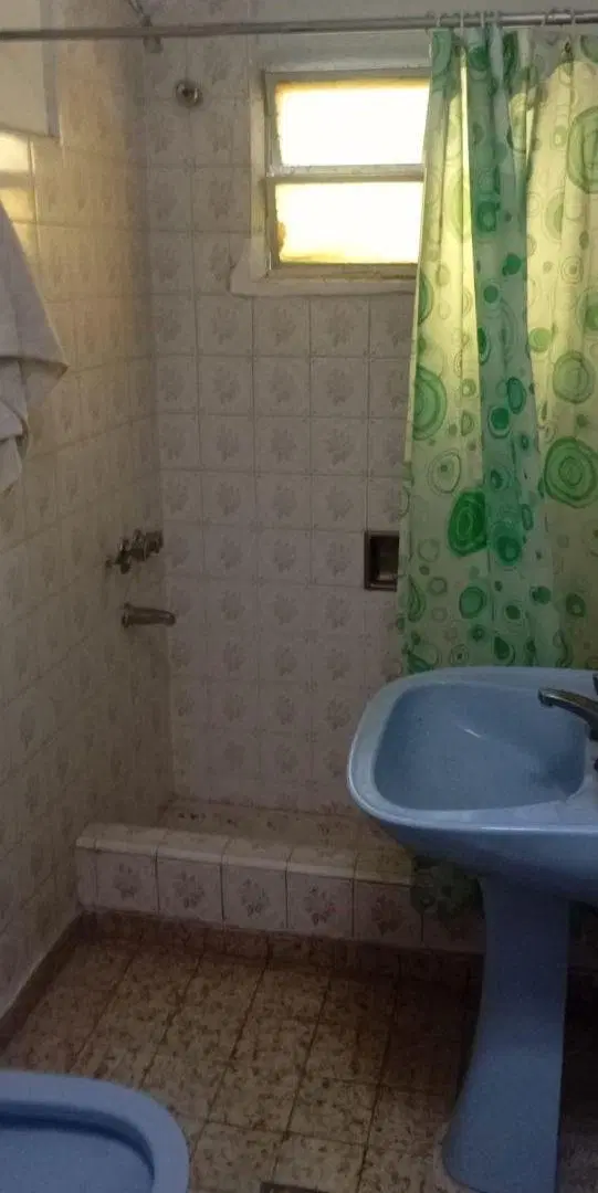 La Reja, casa estilo americana, en zona residencial 5