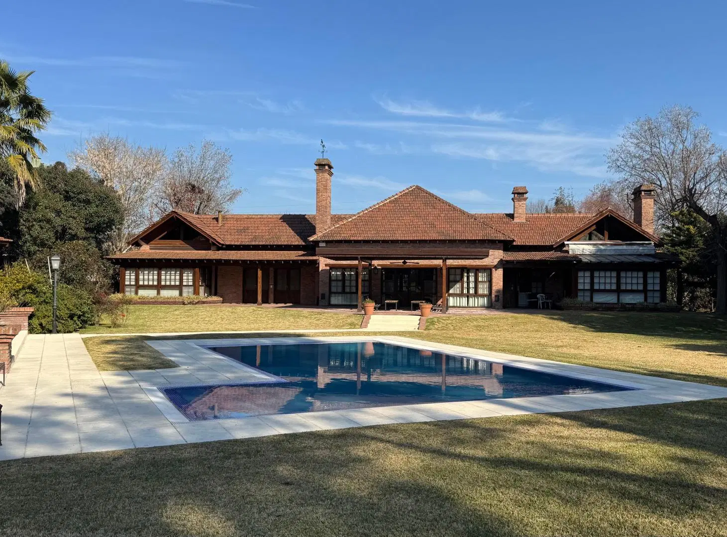 Chalet estilo clasico en zona de polos 2