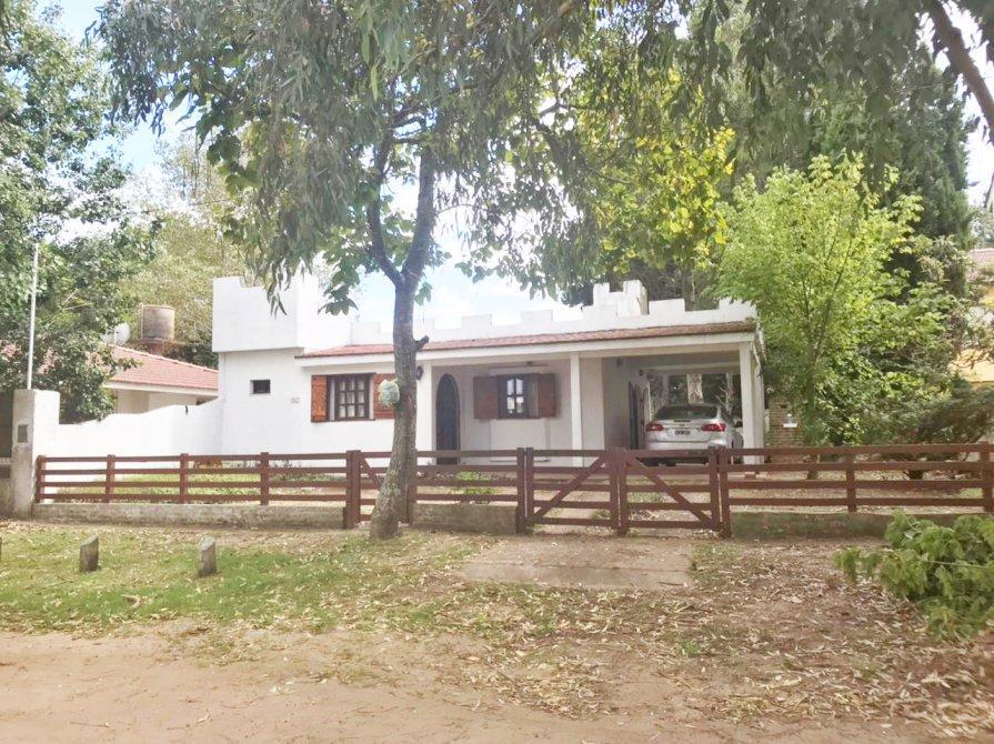 VENTA CHALET MAR DEL TUYU - ZONA RESIDENCIAL