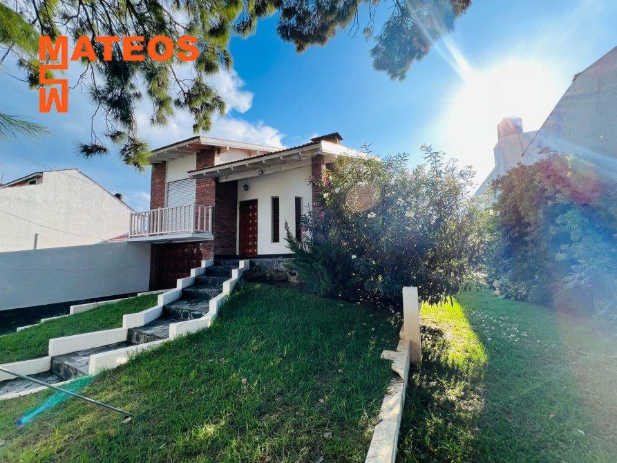 Chalet Independiente en Zona Centro Mar del Tuyu 2 N 6327 1