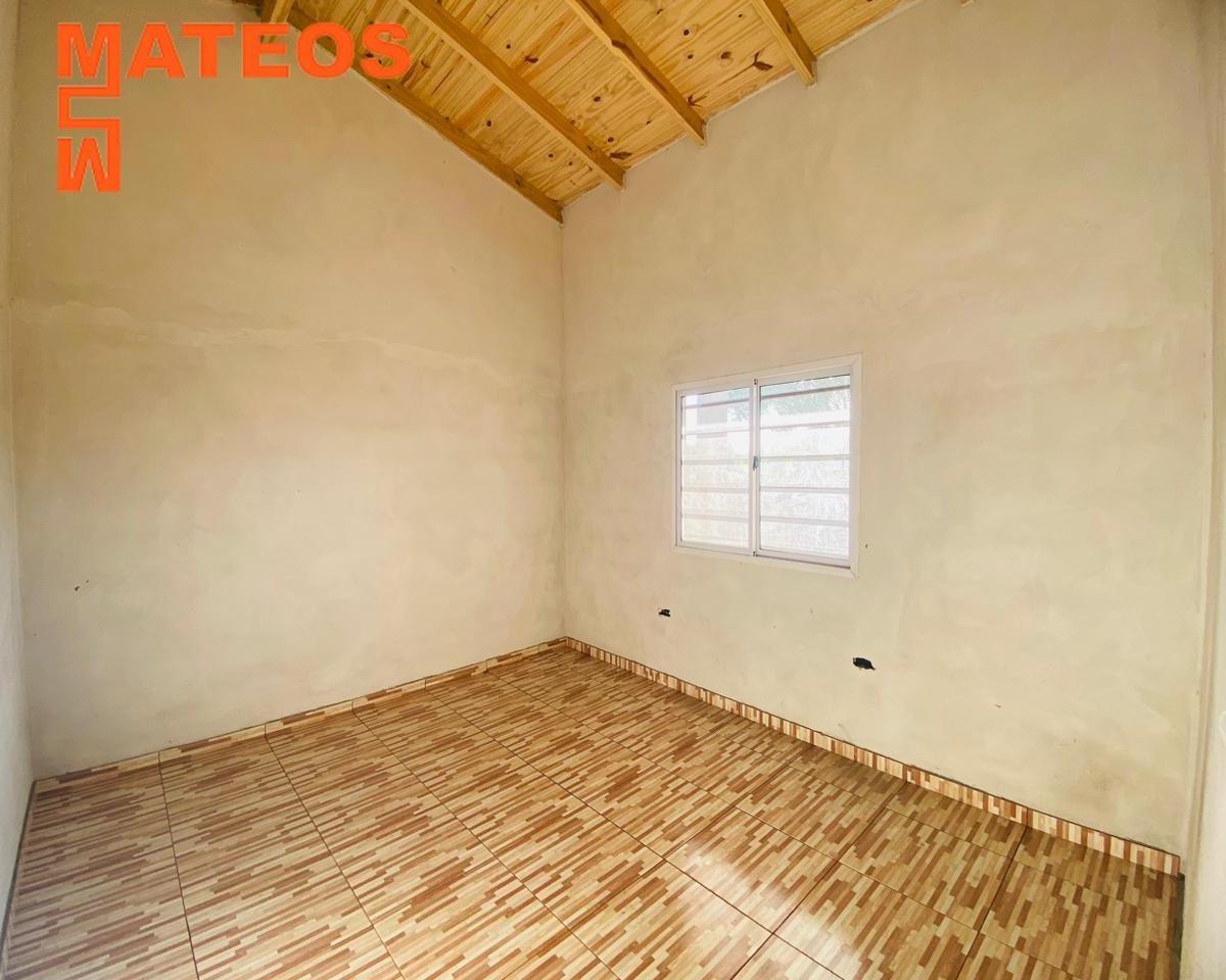VENTA CASA SEMI INDEPENDIENTE MAR DEL TUYÚ