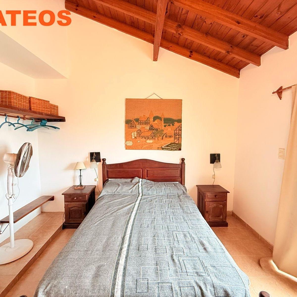 VENTA TRIPLEX AL FRENTE SOBRE AVENIDA COSTANERA EN MAR DEL TUYÚ