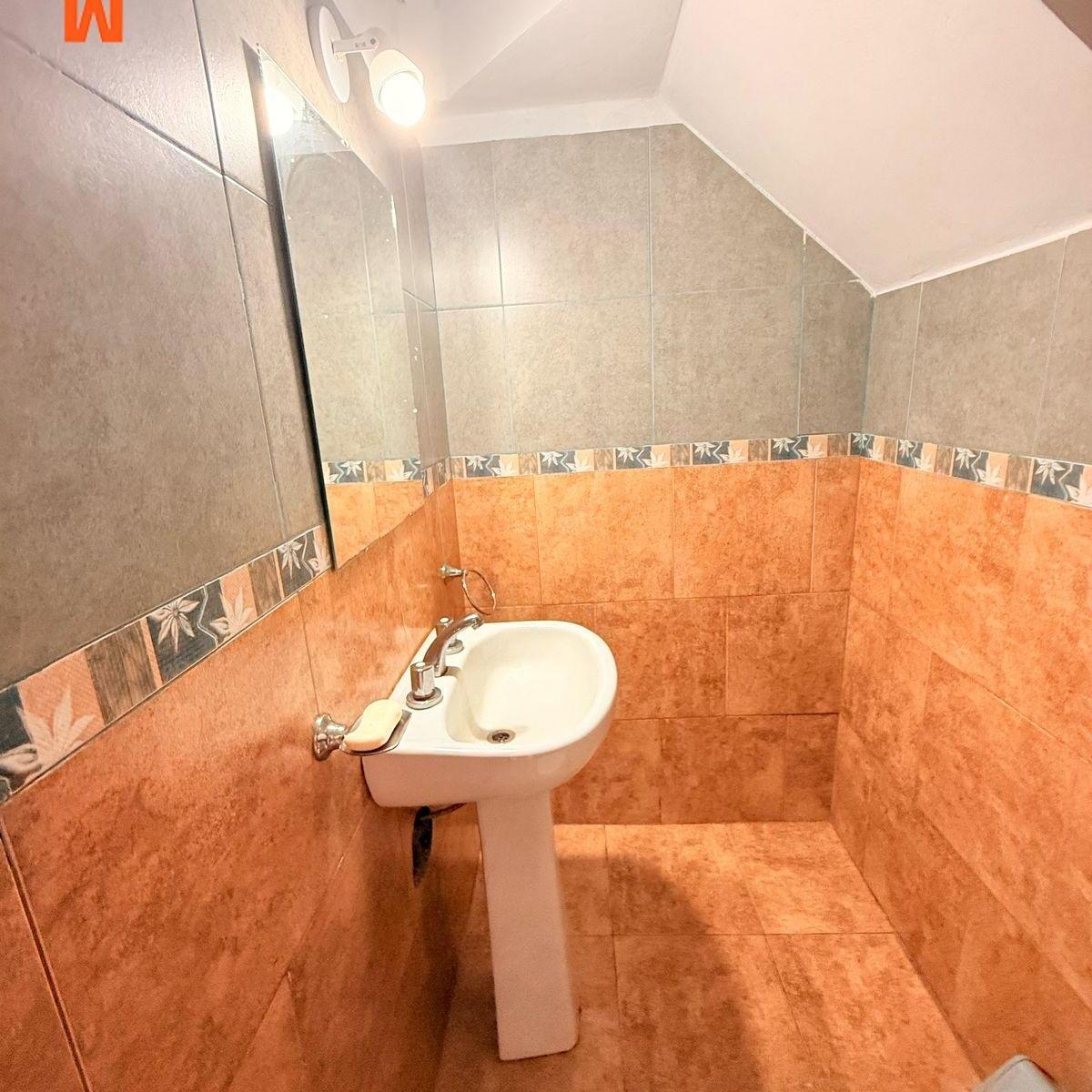 Venta Triplex Al Frente en Mar del Tuyu 85 E/ 5 y 6 1