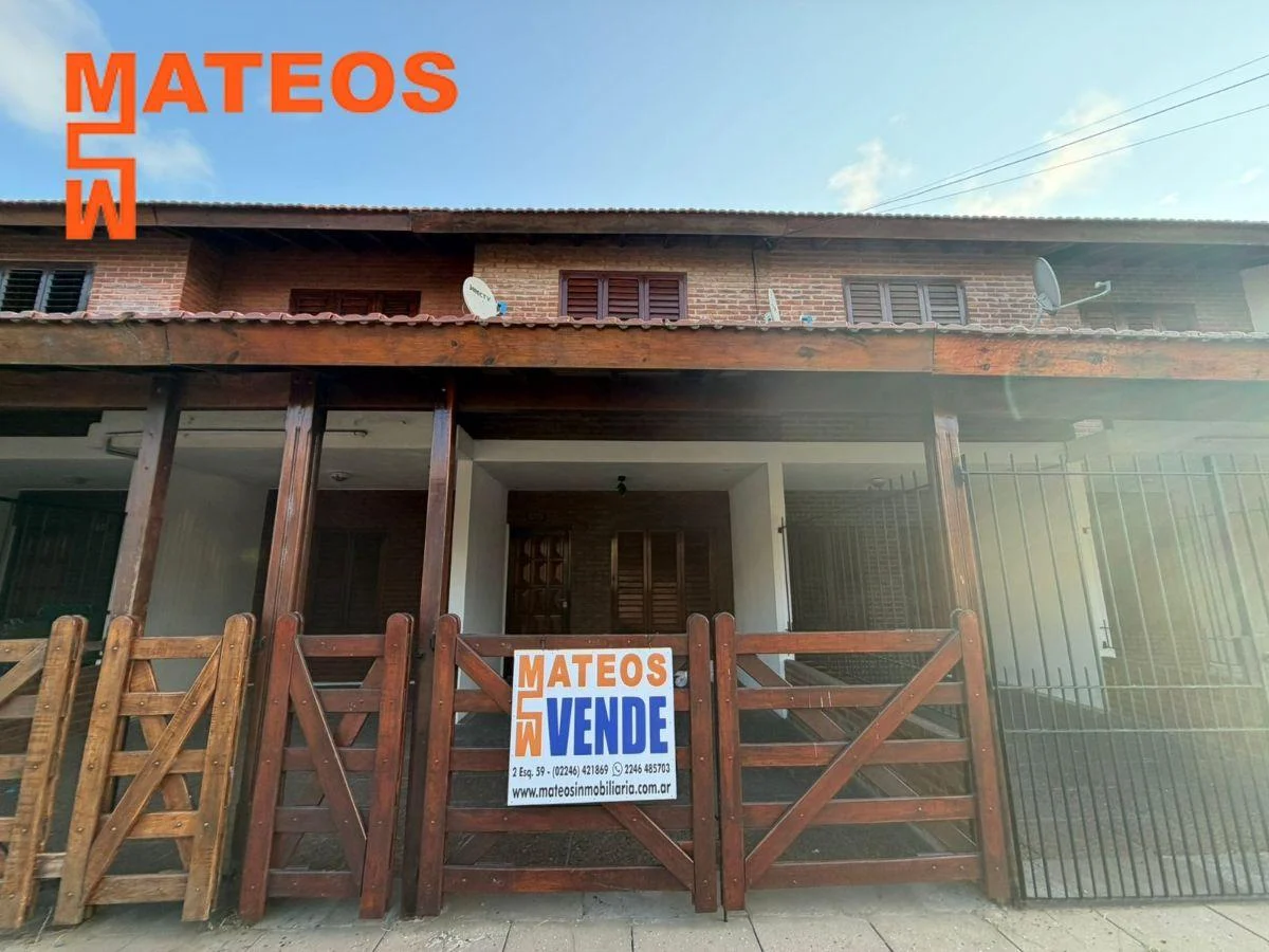 VENTA TRIPLEX AL FRENTE UBICADO A 300MTS DEL MAR EN SANTA TERESITA