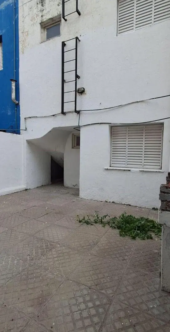 IMPORTANTE INVERSION. Casa en venta en Villa Cabrera a metros de Av. Caraffa 5