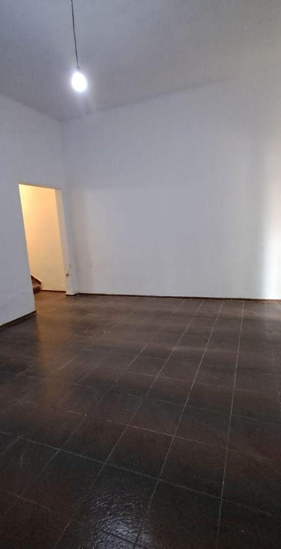 Foto de Inversión Casa apta a oficina tipo Duplex a metros de Av. Caraffa, imagen 5