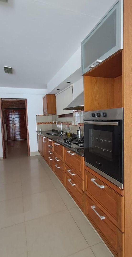 Foto de Buscas Confort Y Estilo? Casa En Alquiler 3 Dorm. B° San Isidro. Villa, imagen 3