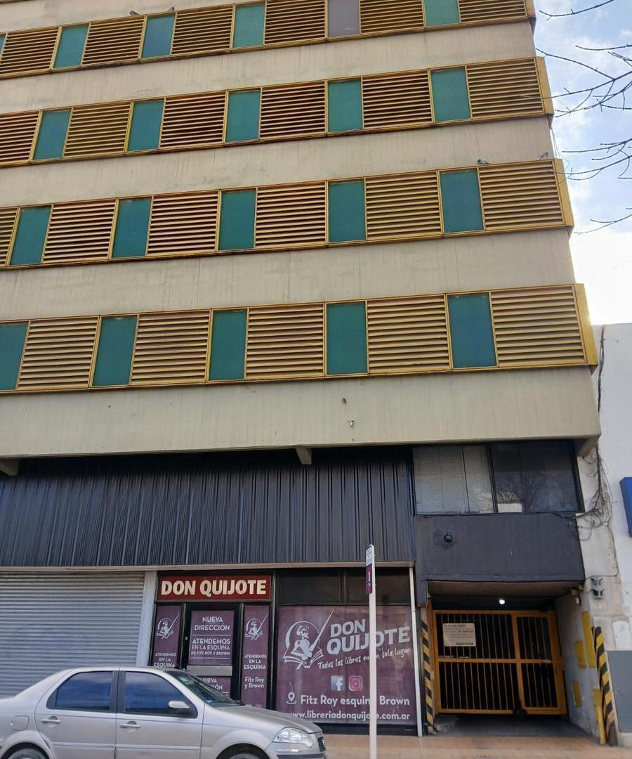 Cochera centrica en venta