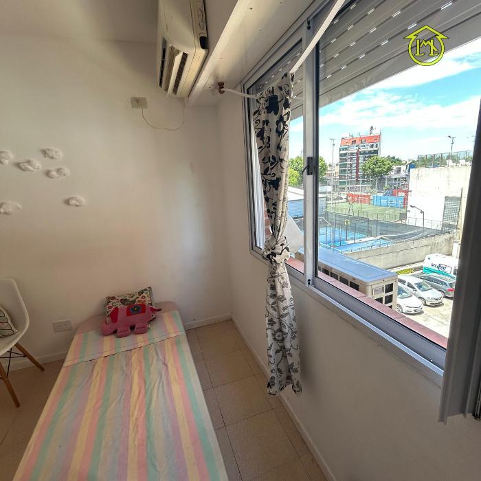 Departamento 4 Ambientes con Balcón en Versalles 5
