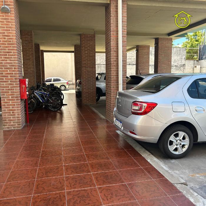 Departamento 4 Ambientes con Balcón en Versalles 1
