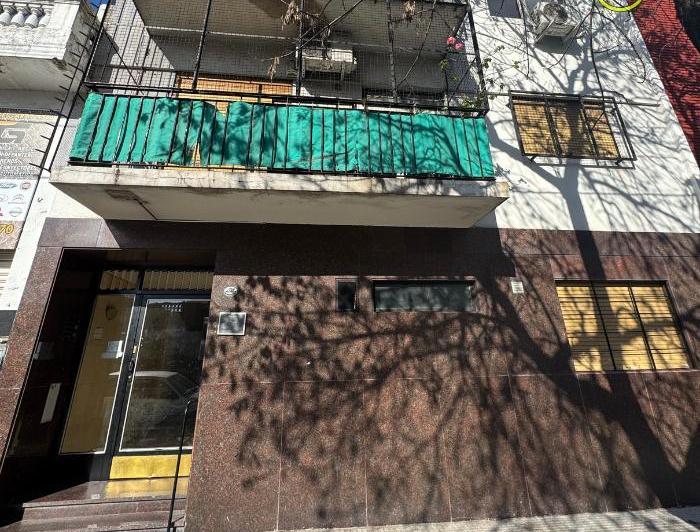 Departamento 2 ambientes en primer piso c/ cocina en Boedo