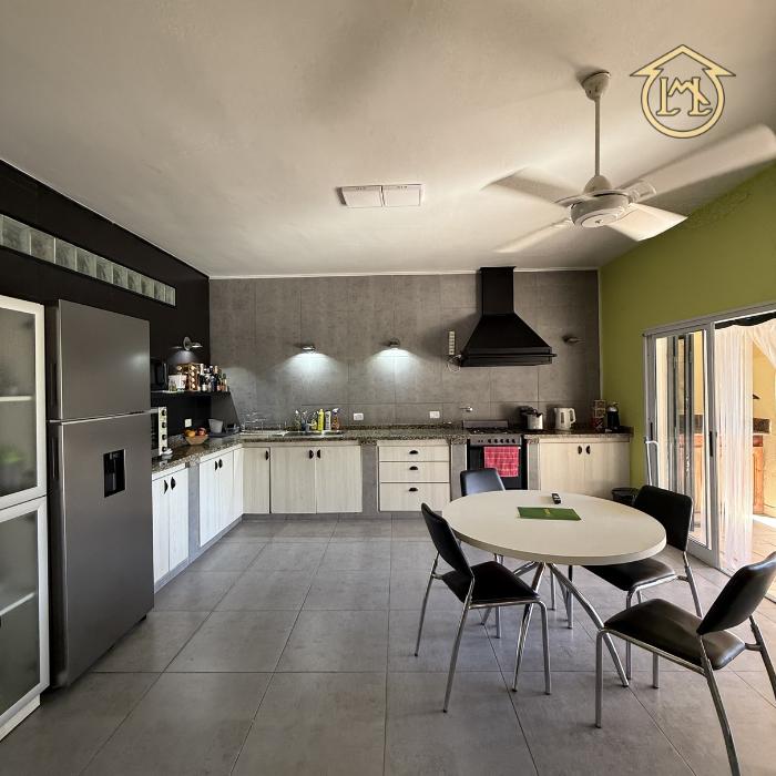 Foto de Casa con pileta y amplio terreno en Duggan, S.A. de Areco, imagen 3