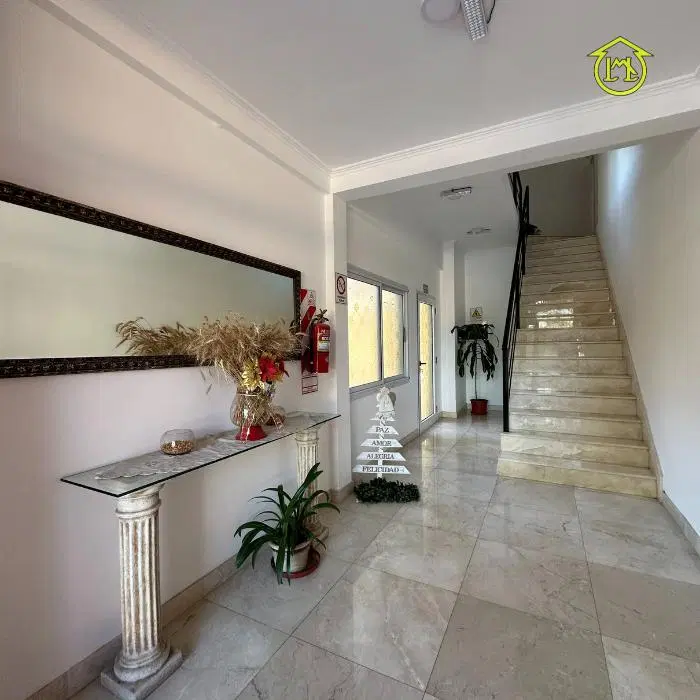 Departamento al frente con balcón 2 ambientes S.A. de Giles 2