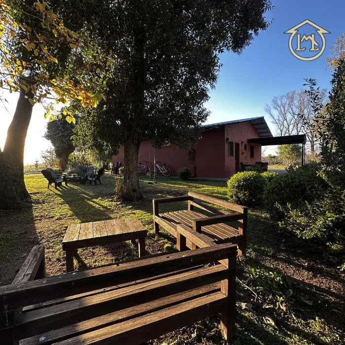 Chacra 2.6 Ha. en San Andrés de Giles: 2 casas con arboleda 3