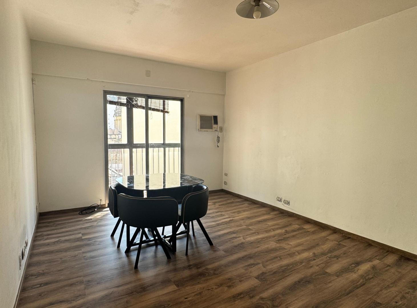 Foto de Monoambiente con balcón. Excelente ubicación y potencial de renta, imagen 1