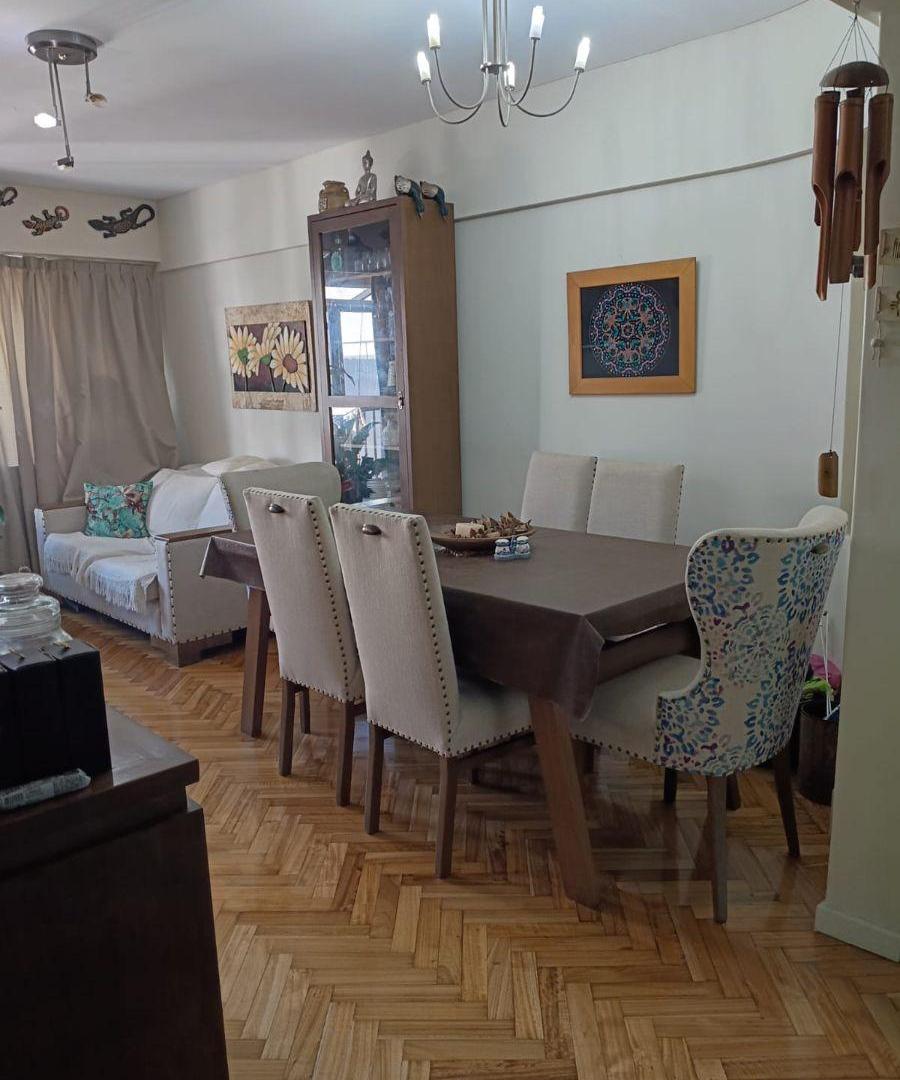 Foto de Hermoso departamento de 4 ambientes con balcón a la calle - Balvanera, imagen 3