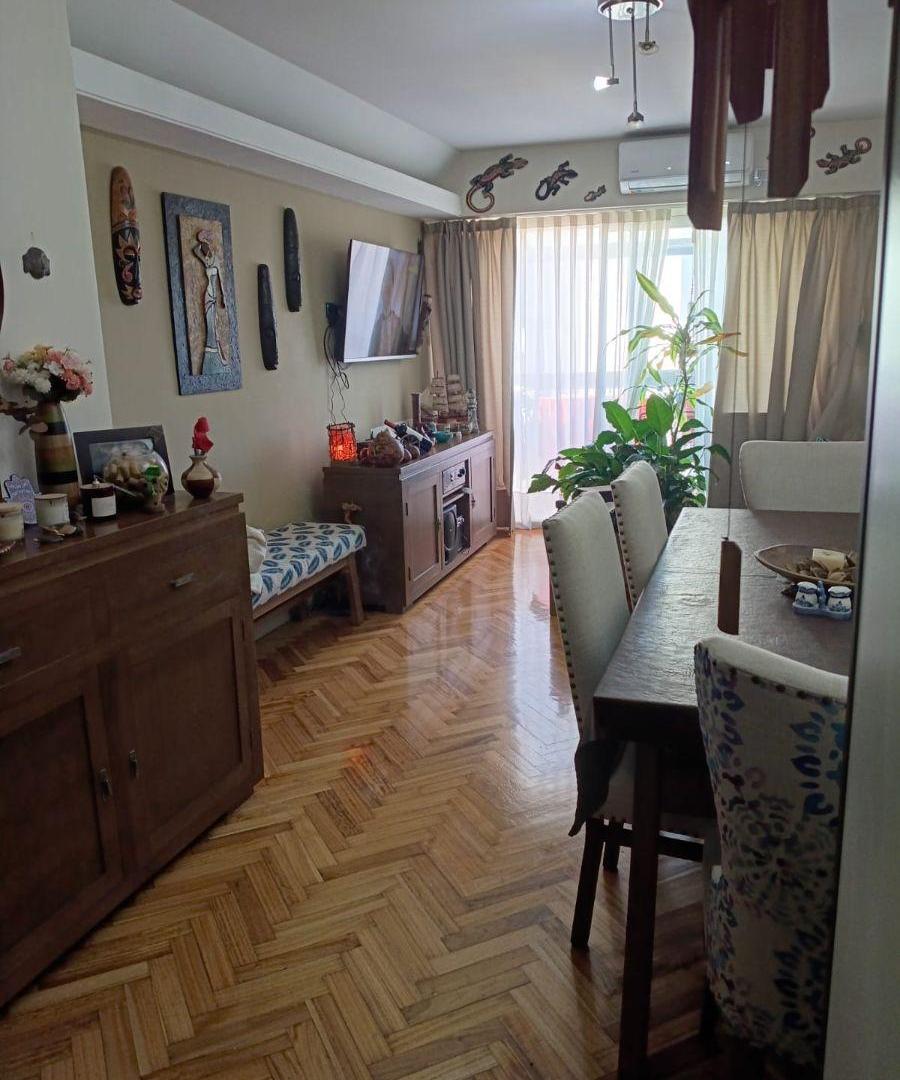 Foto de Hermoso departamento de 4 ambientes con balcón a la calle - Balvanera, imagen 1