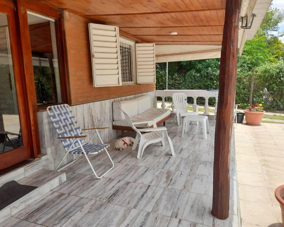 Hermosa Casa a La Venta en Villa Parque Siquiman! 4