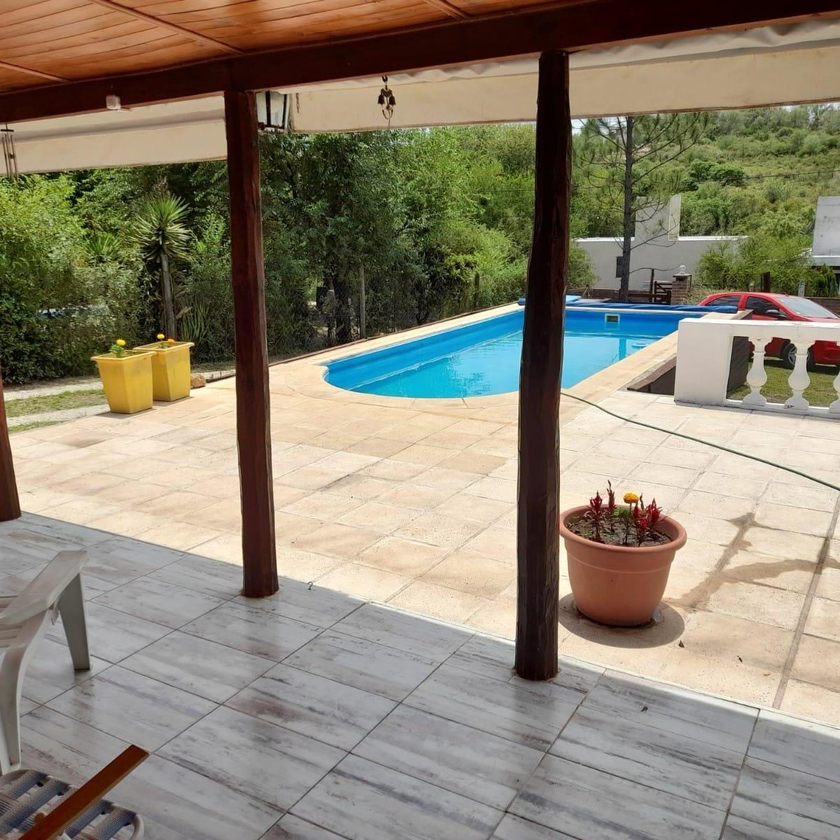 Hermosa Casa a La Venta en Villa Parque Siquiman! 5
