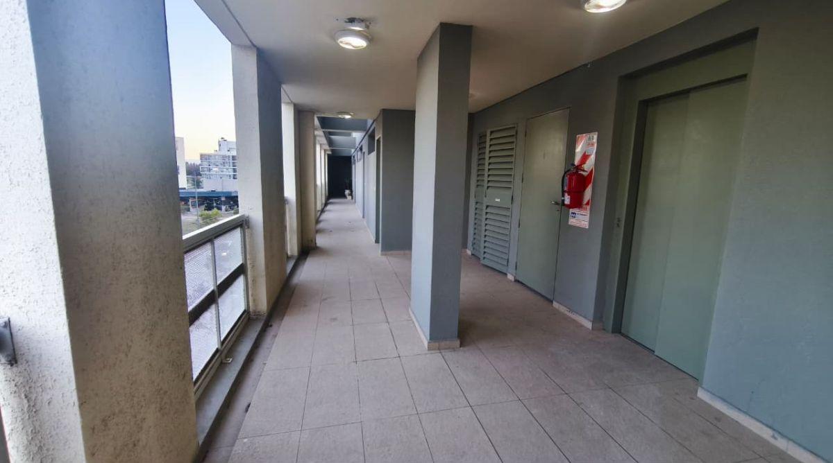 Foto de ALQUILO DPTO 1 DORM. CON COCHERA B°LICEO PROCREAR!!!!!, imagen 2