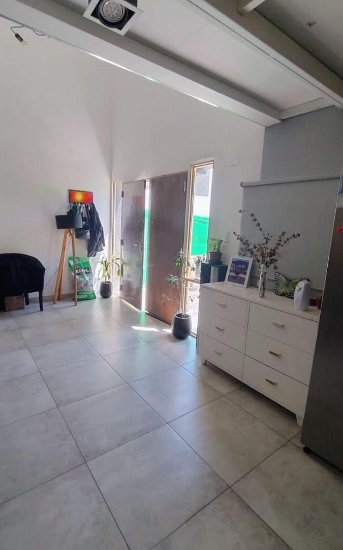 Foto de HERMOSA PROPIEDAD EN VENTA 2 DORM. EN BARRIO CON SEGURIDAD. VILLA, imagen 1